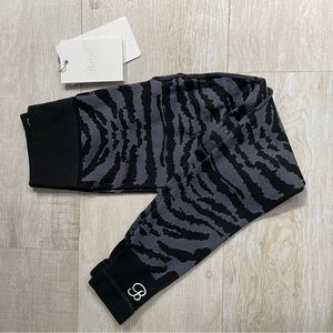 Bombshell zebra print seamless leggings